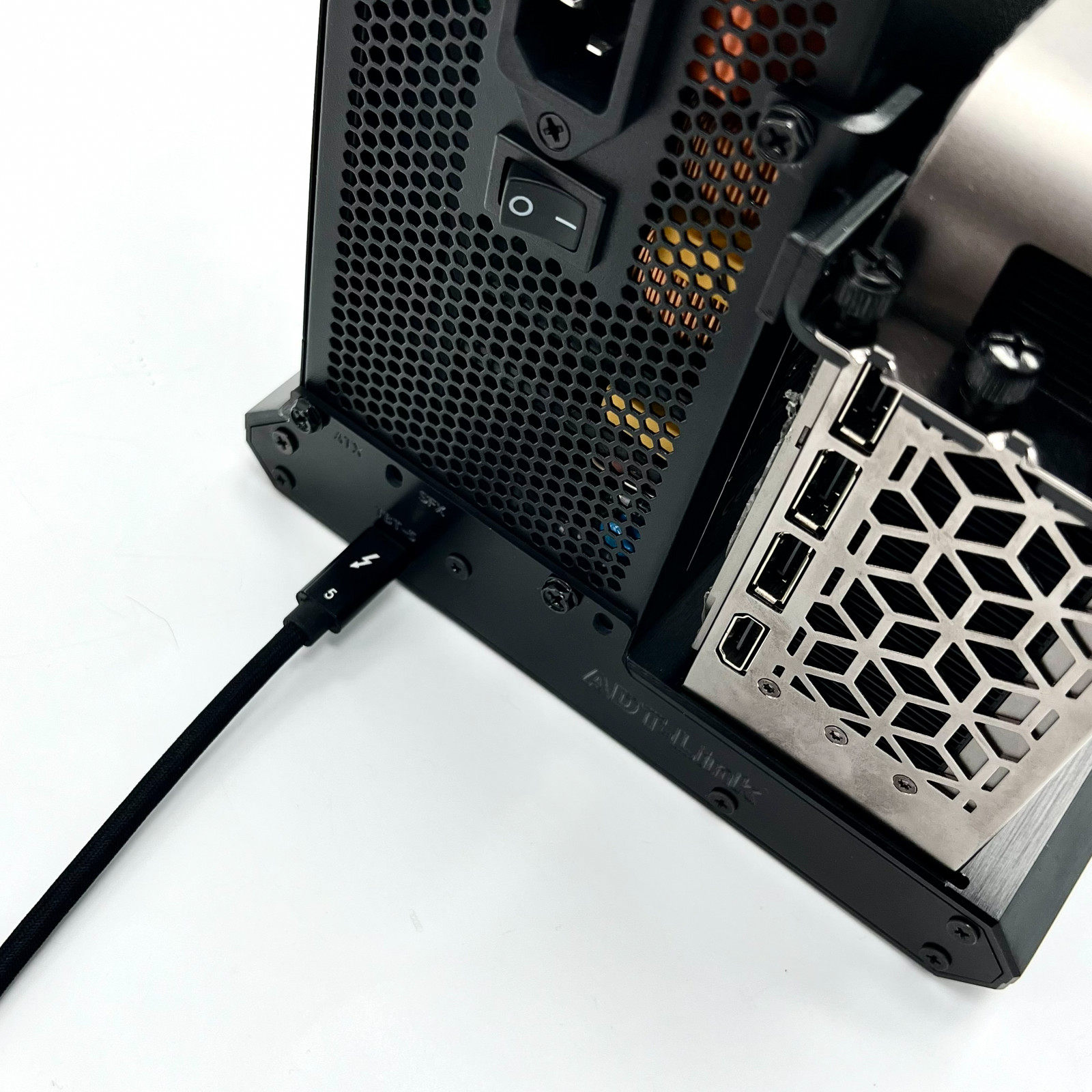 Docking Station GPU Esterna AD - Thunderbolt 4 External Gpu Enclosure recensione e prezzo
